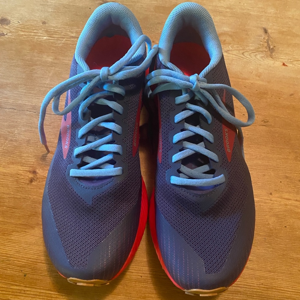 Brooks Catamount women’s trail running shoes size 10